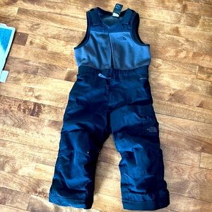 The North Face adjustable snow bibs - 3T